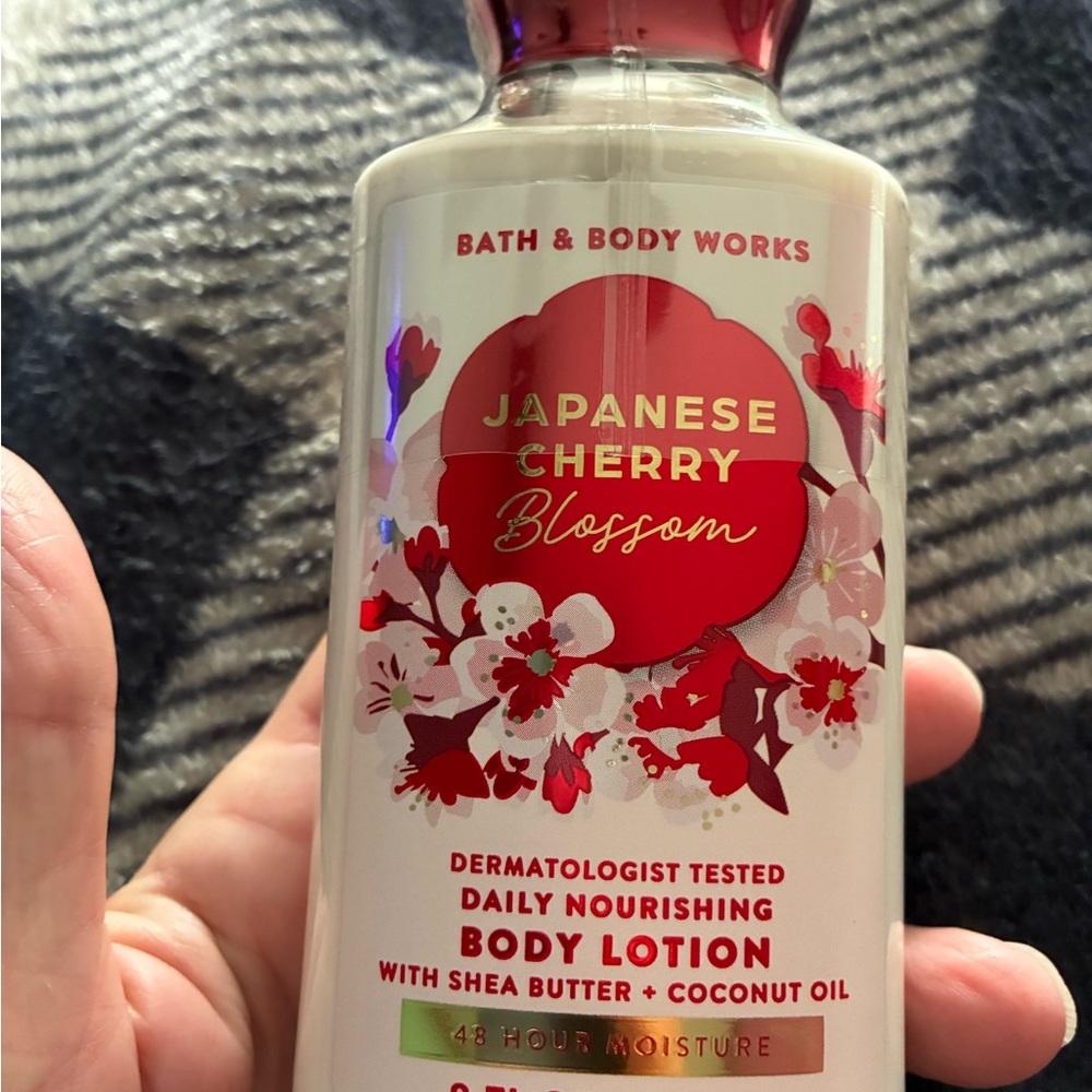 Bath & Body Works Japanese Cherry Blossom Body Care Set - Pink/Red (4) - Picture 2 of 5